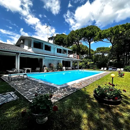 La Grande With Pool Villa